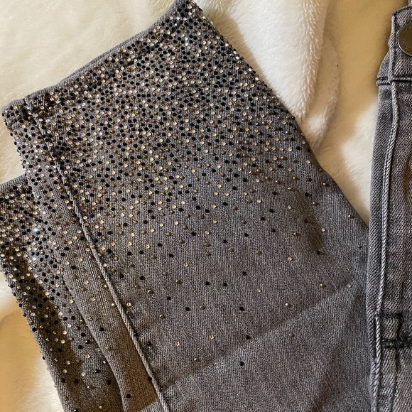 Jeans - Picture 2 of 3